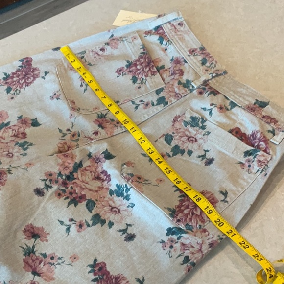 Universal Thread Jeans - Picture 12 of 16